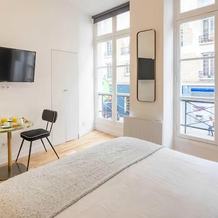 Charming In The Heart Of Belleville Appartamento *